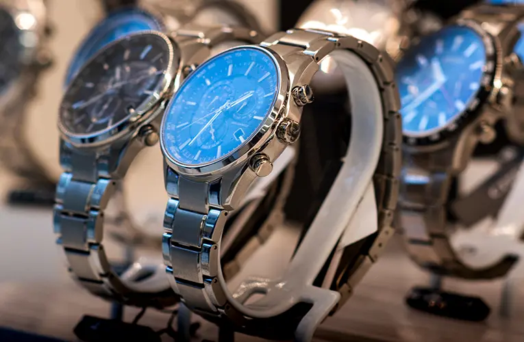 Wrist-Worthy Wonders: A Guide to Choosing the Perfect Luxury Watch