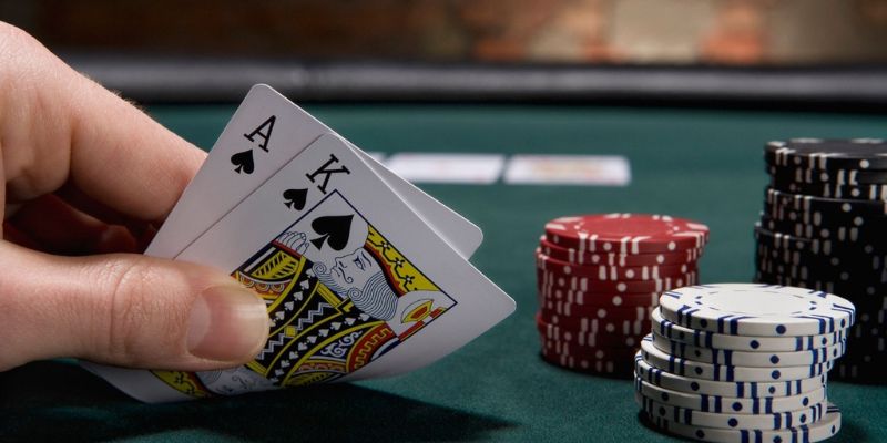Poker Là Gì? Tìm Hiểu Trò Chơi Huyền Thoại Cùng Jun88