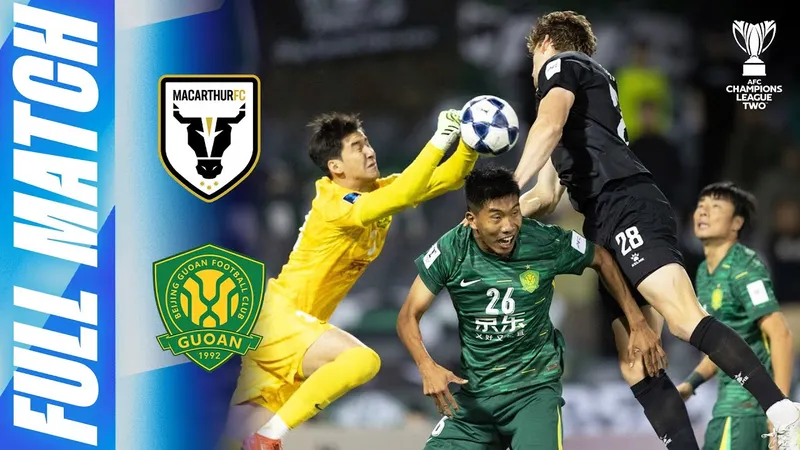 Cầu thủ của Beijing Guoan chiến đấu quyết liệt với cầu thủ của Macarthur FC trên sân cỏ Cầu thủ của Beijing Guoan chiến đấu quyết liệt với cầu thủ của Macarthur FC trên sân cỏ